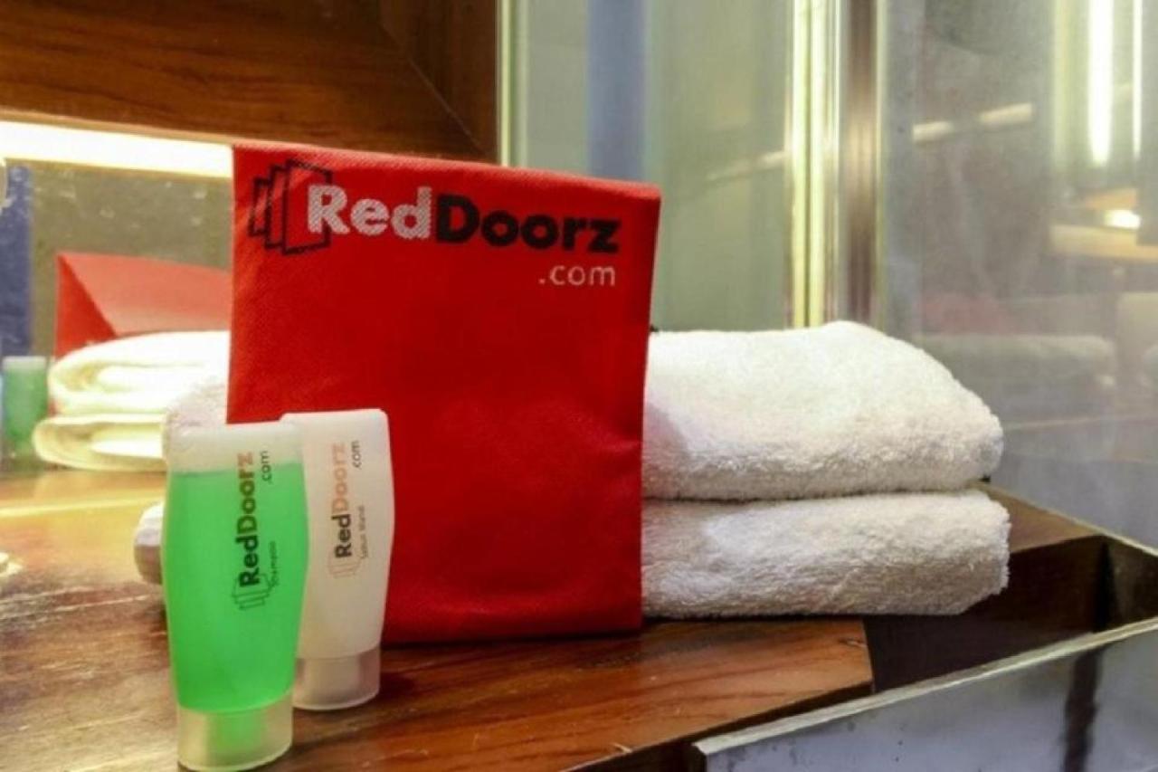 Reddoorz Near Widya Mandala University Sorabaya Extérieur photo