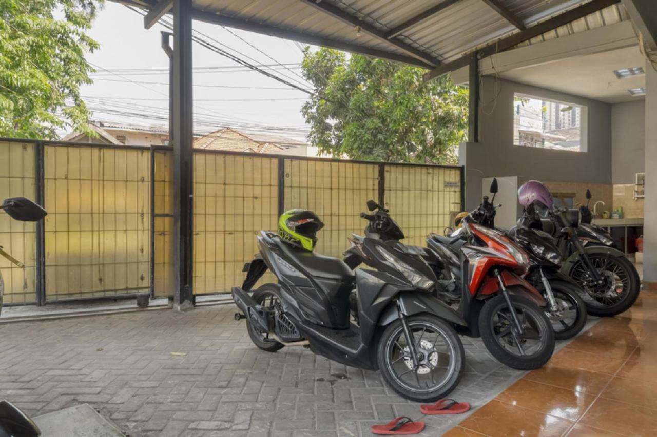 Reddoorz Near Widya Mandala University Sorabaya Extérieur photo