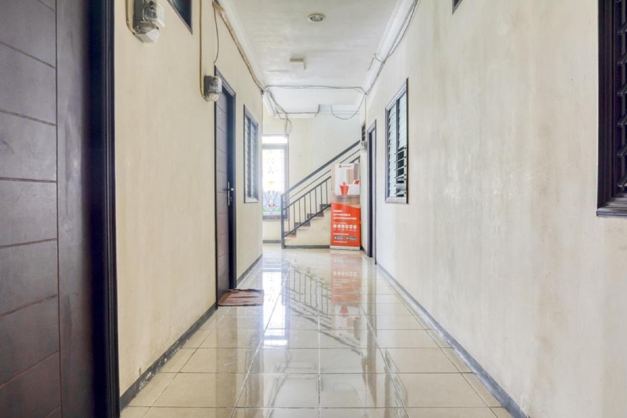 Reddoorz Near Widya Mandala University Sorabaya Extérieur photo