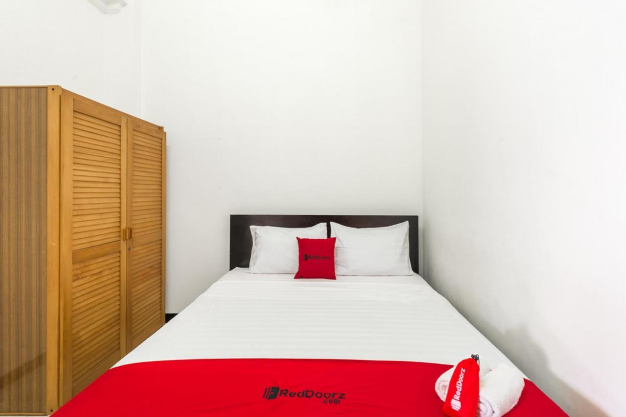 Reddoorz Near Widya Mandala University Sorabaya Extérieur photo