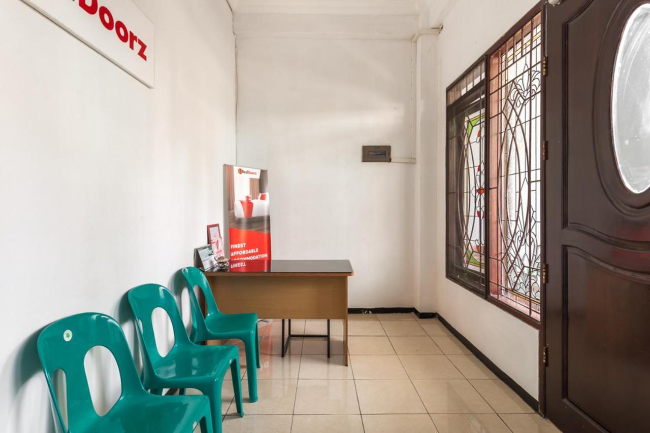 Reddoorz Near Widya Mandala University Sorabaya Extérieur photo