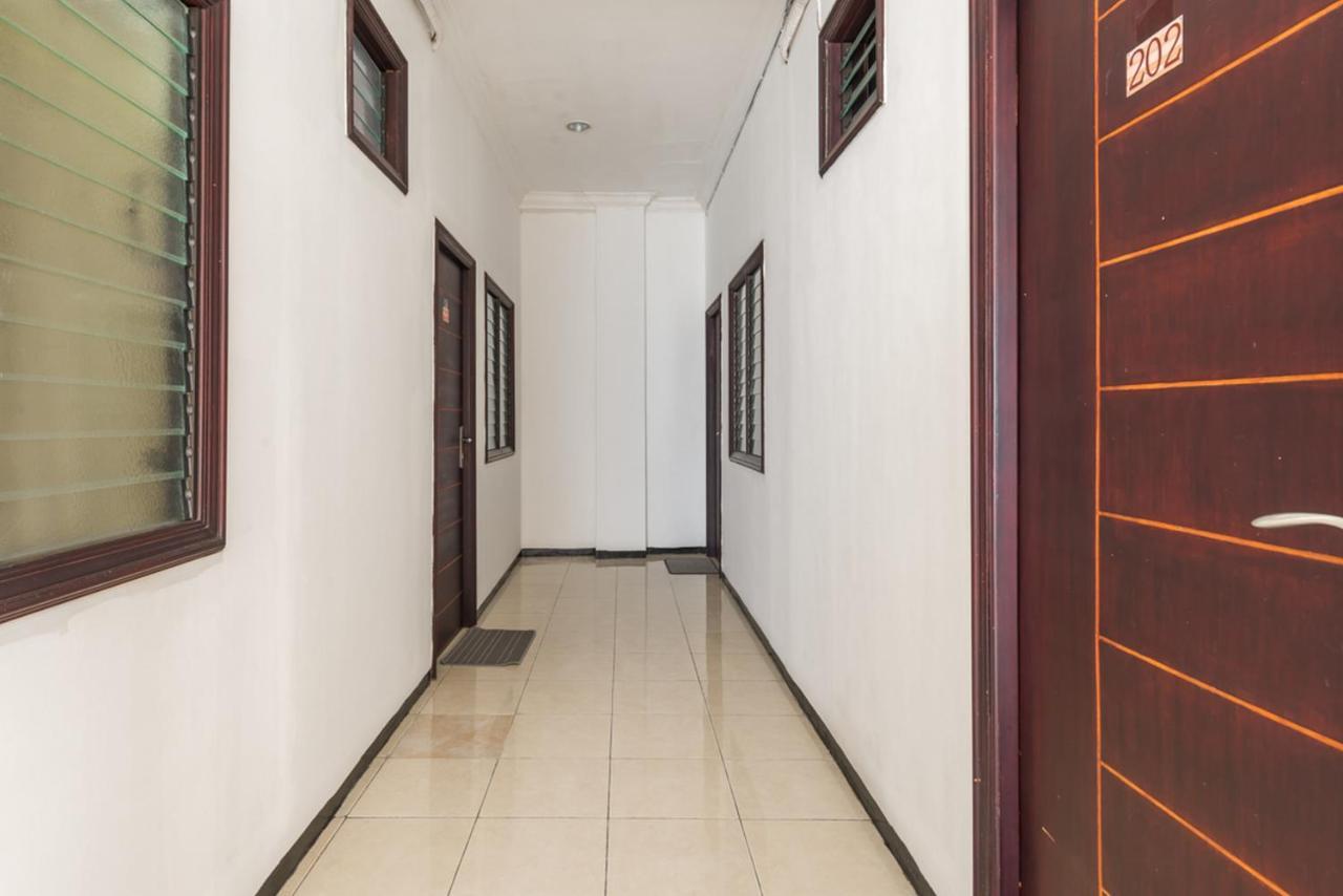 Reddoorz Near Widya Mandala University Sorabaya Extérieur photo