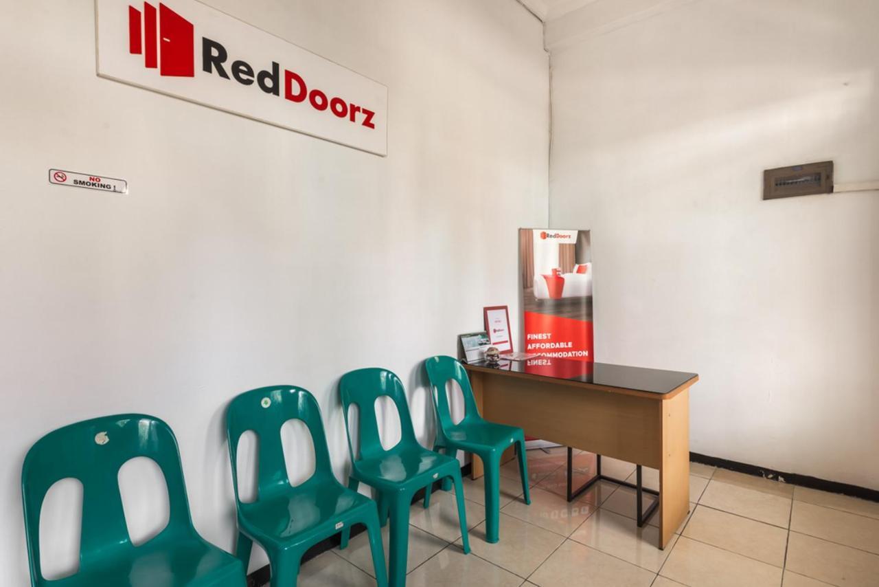 Reddoorz Near Widya Mandala University Sorabaya Extérieur photo
